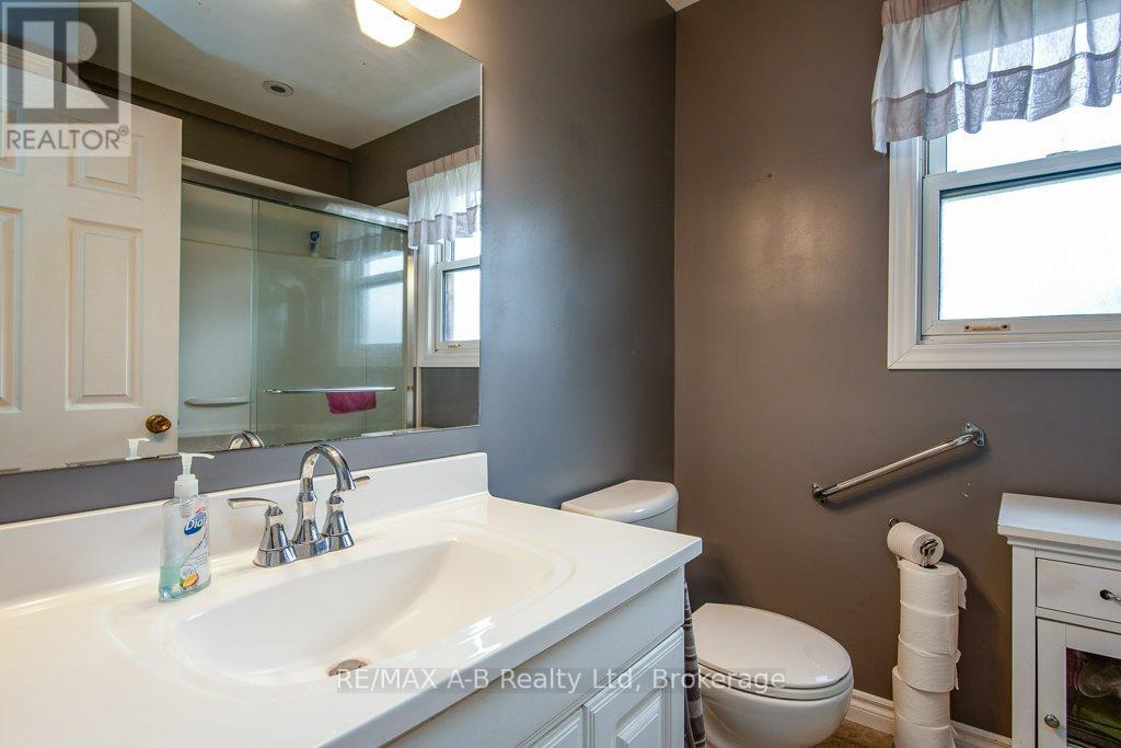 2210 William Shakespeare Street, Perth East (Shakespeare), Ontario  N0B 2P0 - Photo 25 - X12378831