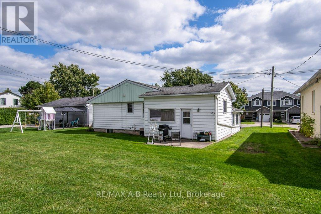 2210 William Shakespeare Street, Perth East (Shakespeare), Ontario  N0B 2P0 - Photo 7 - X12378831