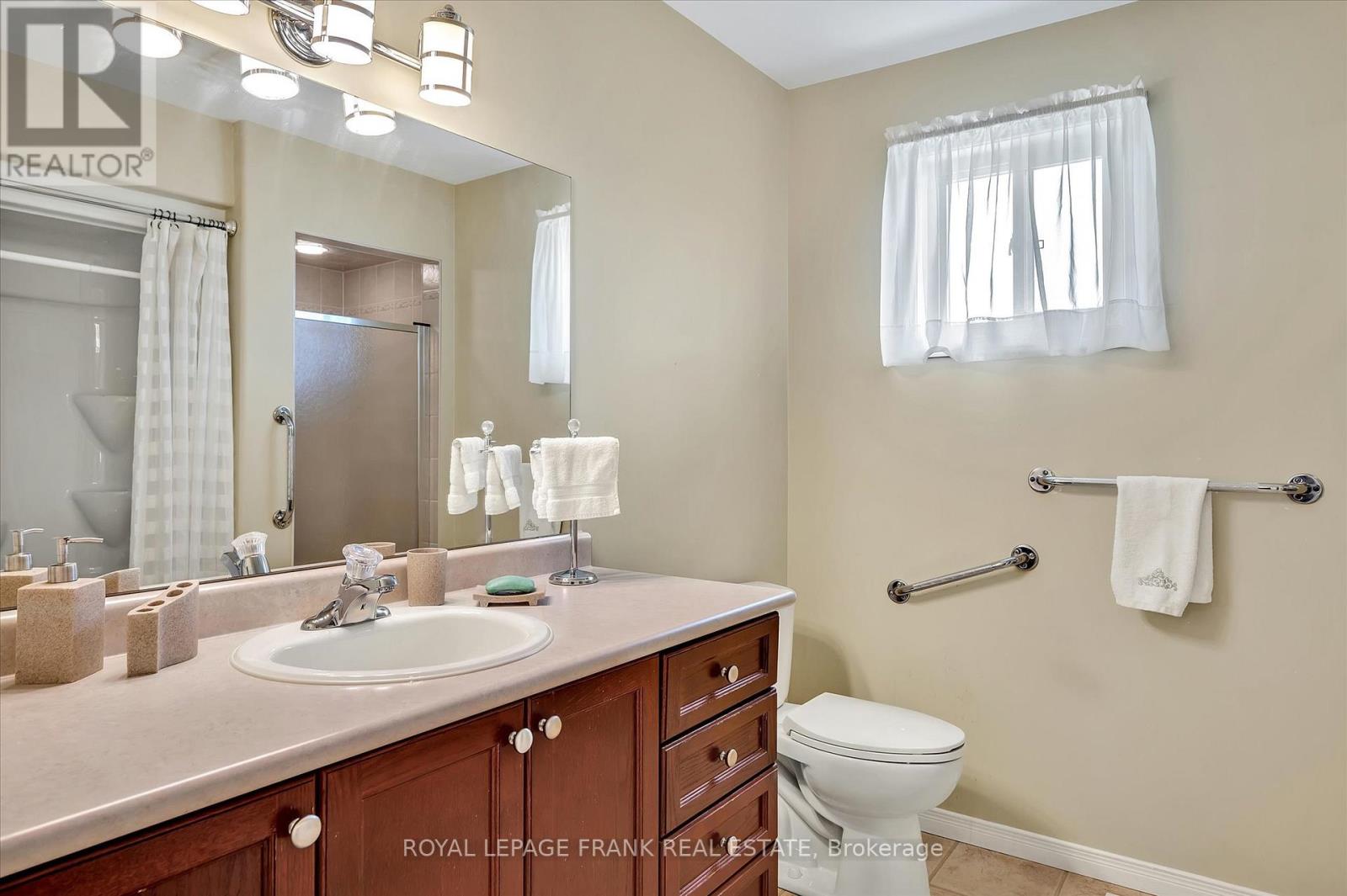 12 - 877 Wentworth Street, Peterborough, Ontario  K9J 8R7 - Photo 17 - X12378855