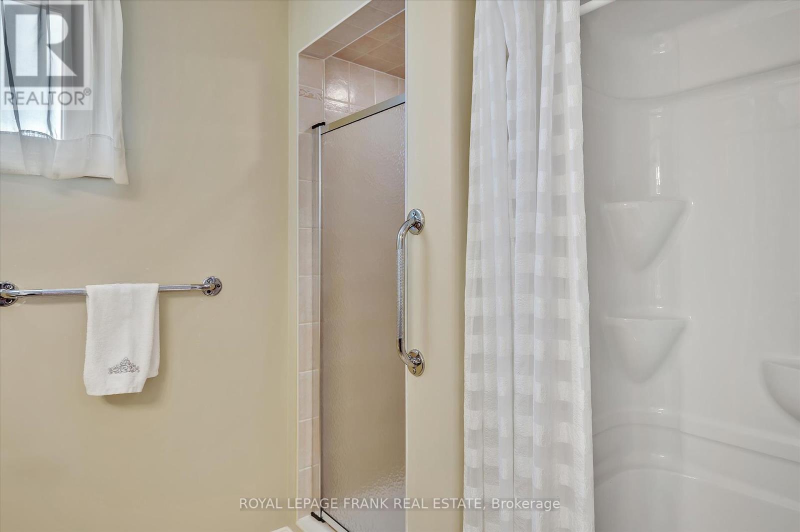 12 - 877 Wentworth Street, Peterborough, Ontario  K9J 8R7 - Photo 18 - X12378855