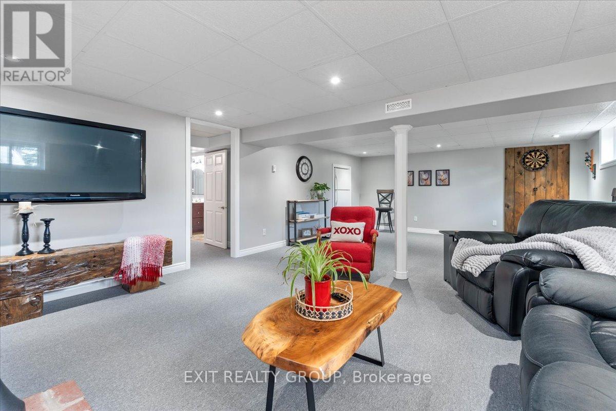 421 Dundas Street W, Greater Napanee, Ontario  K7R 2B9 - Photo 35 - X12378909