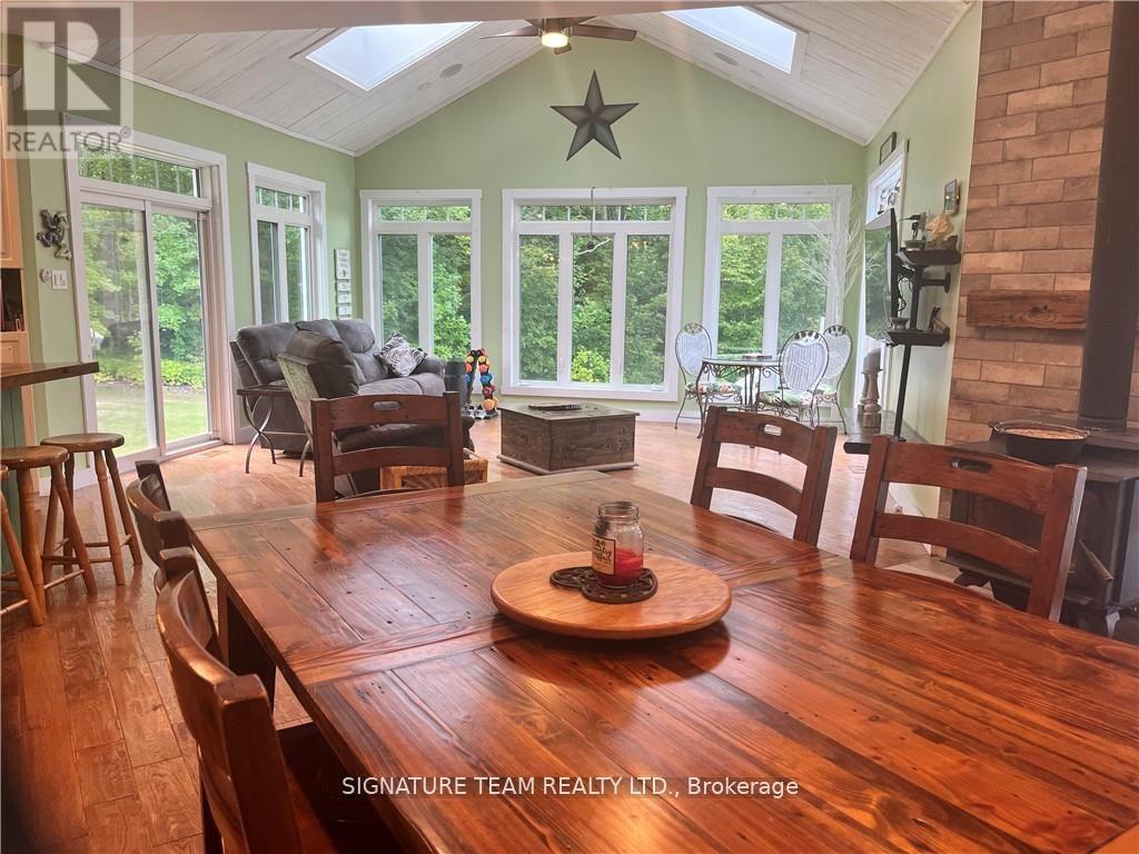 1555 Whitton Road, Horton, Ontario  K7V 3Z6 - Photo 8 - X12378842