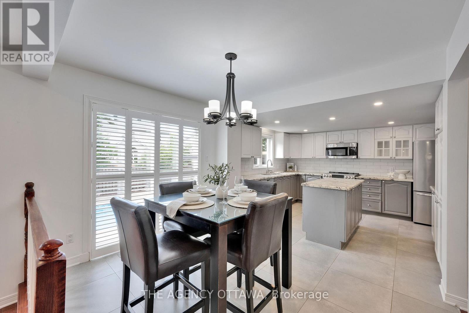19 Forestglade Crescent, Ottawa, Ontario  K1G 5X3 - Photo 15 - X12378819