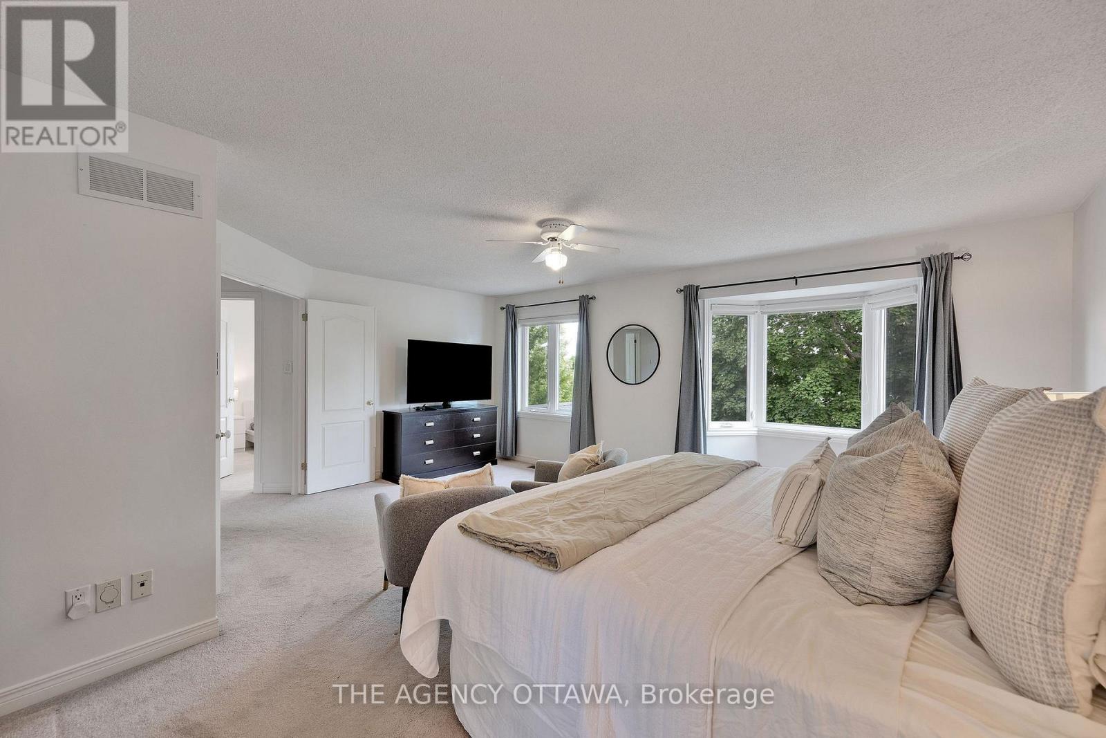 19 Forestglade Crescent, Ottawa, Ontario  K1G 5X3 - Photo 23 - X12378819