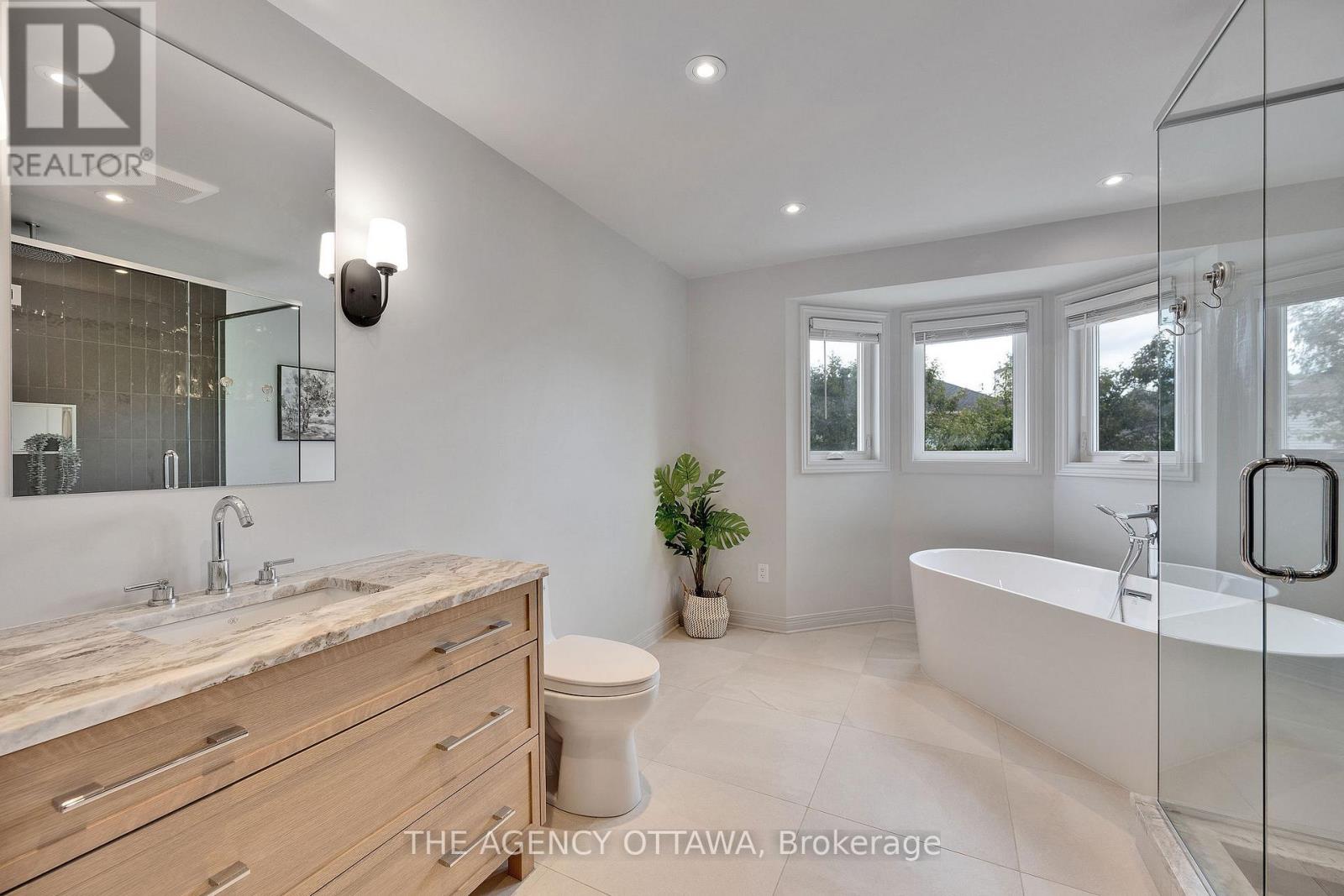 19 Forestglade Crescent, Ottawa, Ontario  K1G 5X3 - Photo 25 - X12378819