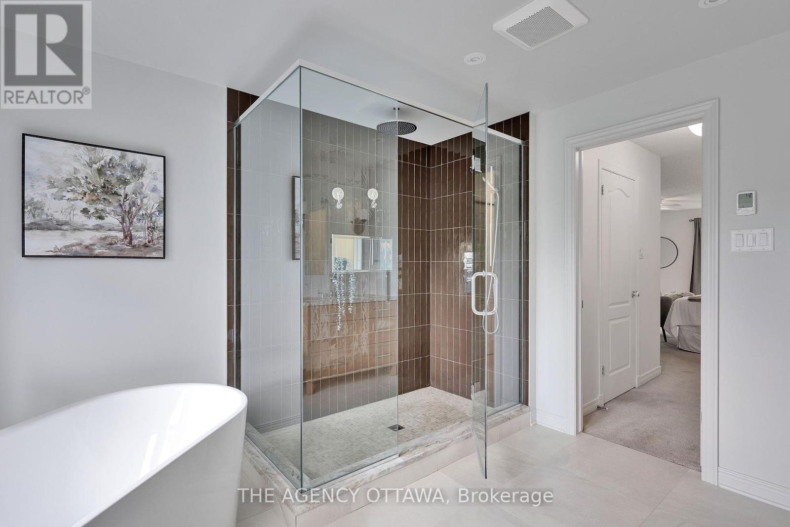 19 Forestglade Crescent, Ottawa, Ontario  K1G 5X3 - Photo 26 - X12378819