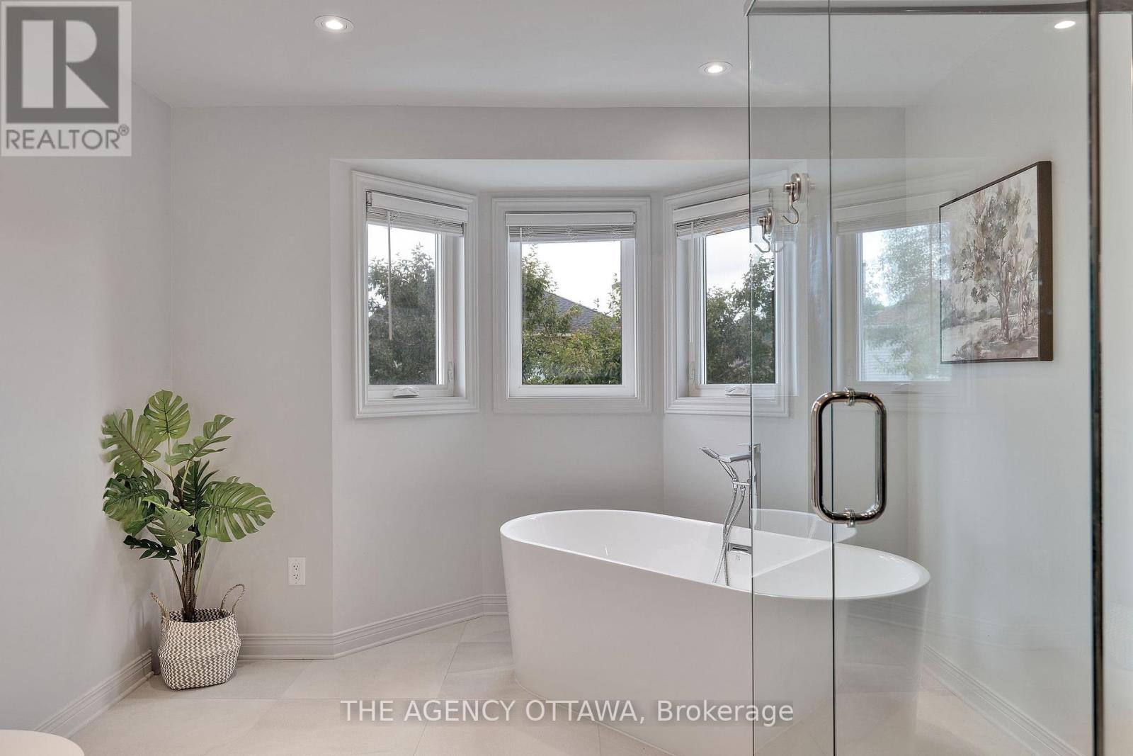 19 Forestglade Crescent, Ottawa, Ontario  K1G 5X3 - Photo 27 - X12378819