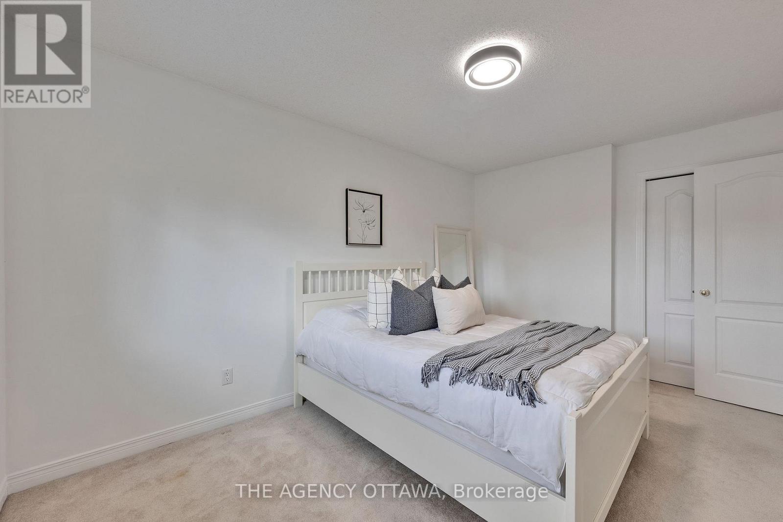 19 Forestglade Crescent, Ottawa, Ontario  K1G 5X3 - Photo 29 - X12378819