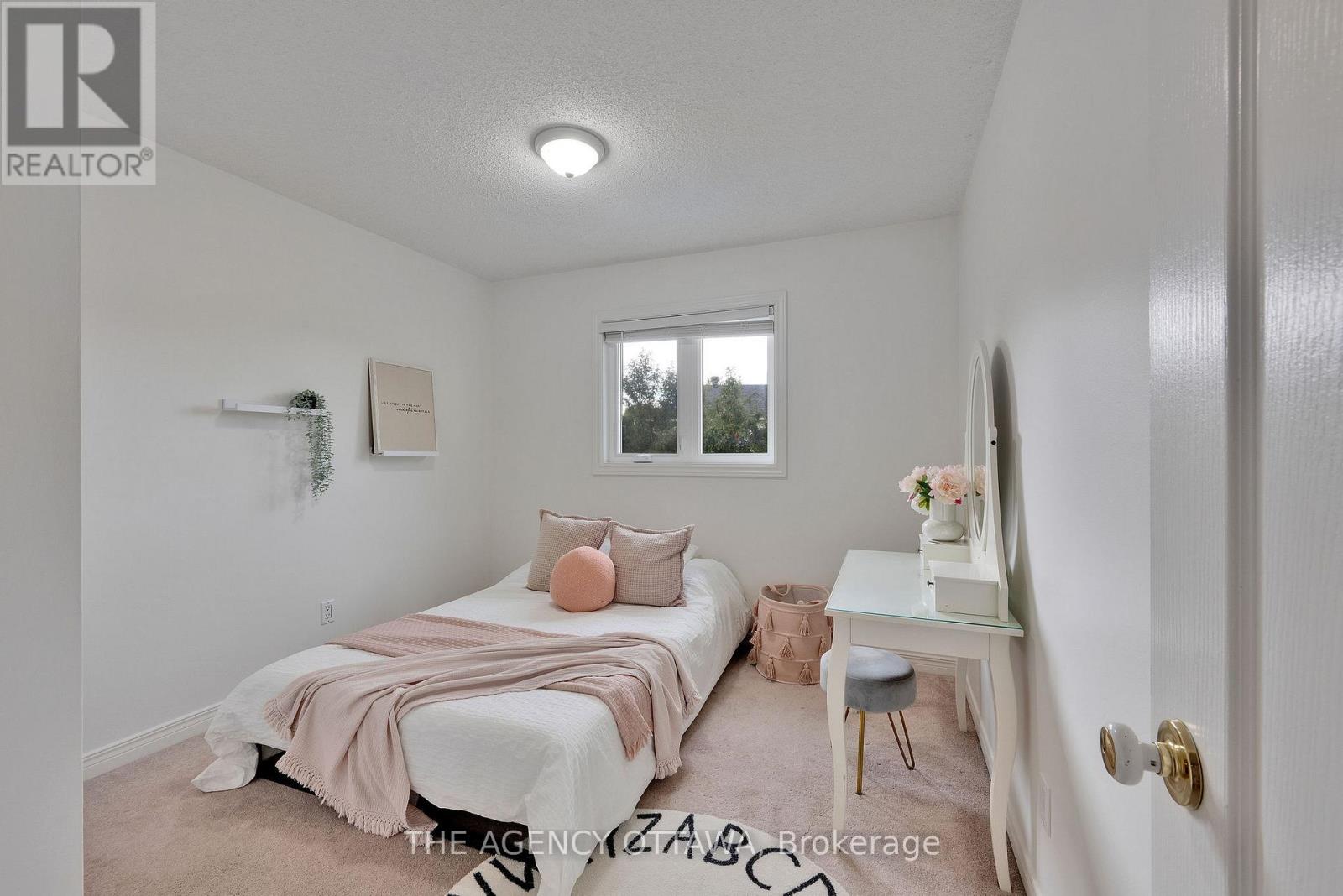 19 Forestglade Crescent, Ottawa, Ontario  K1G 5X3 - Photo 33 - X12378819
