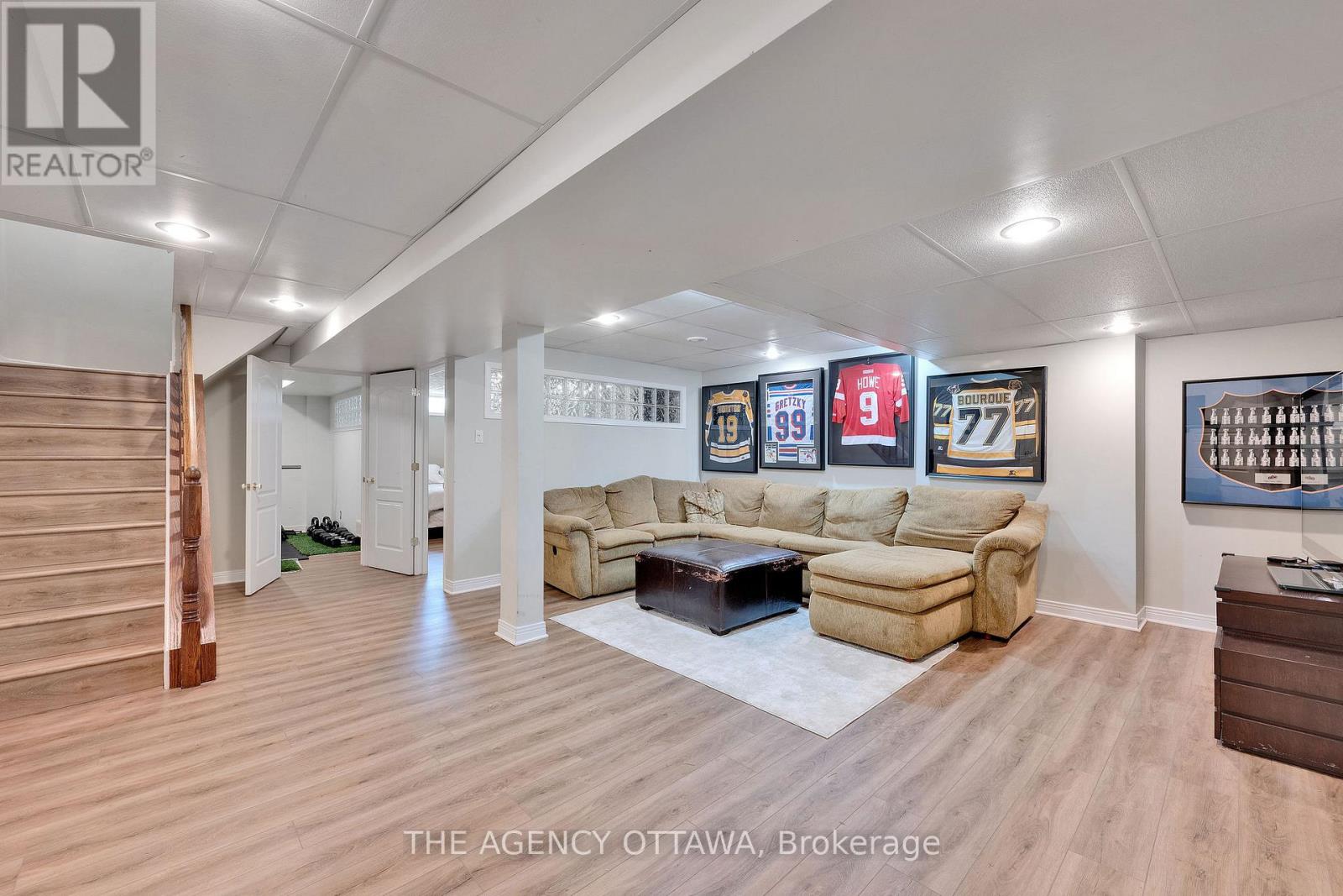 19 Forestglade Crescent, Ottawa, Ontario  K1G 5X3 - Photo 37 - X12378819
