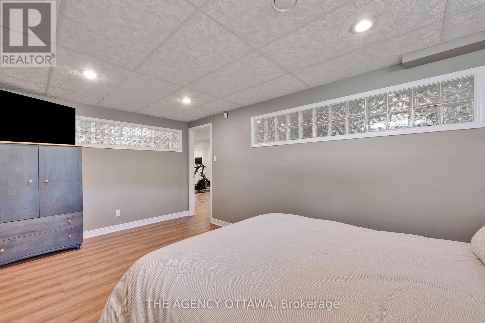 19 Forestglade Crescent, Ottawa, Ontario  K1G 5X3 - Photo 42 - X12378819