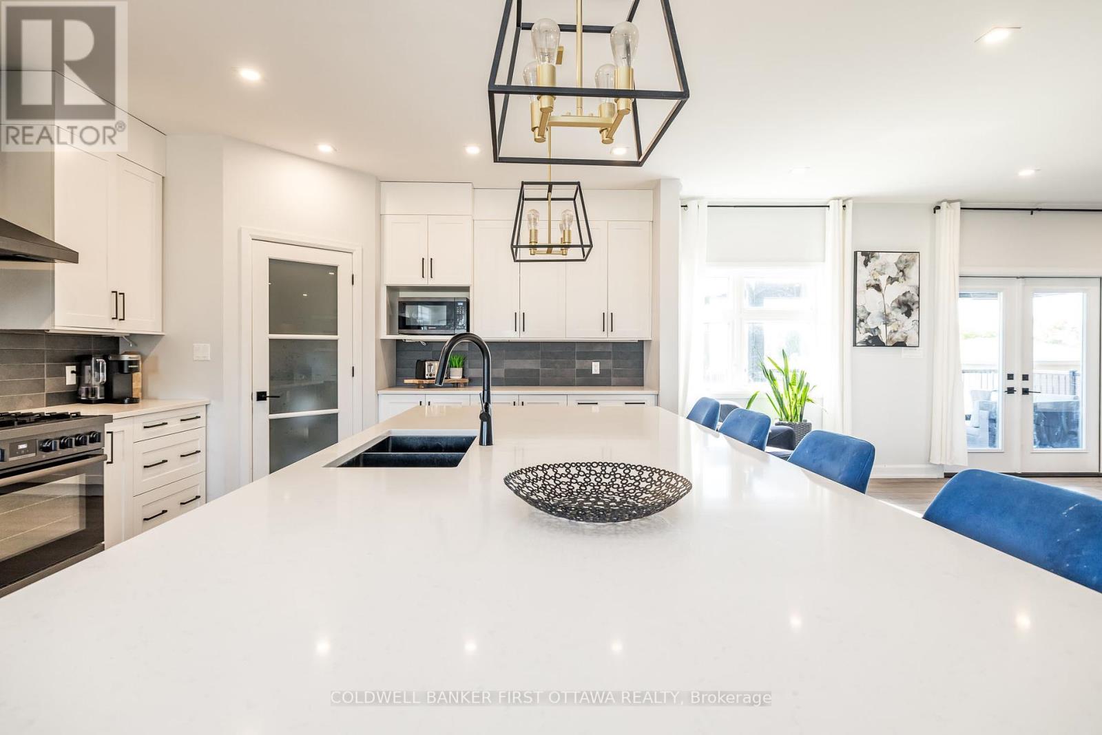 5758 Fernbank Road, Ottawa, Ontario  K2S 1B6 - Photo 10 - X12378845