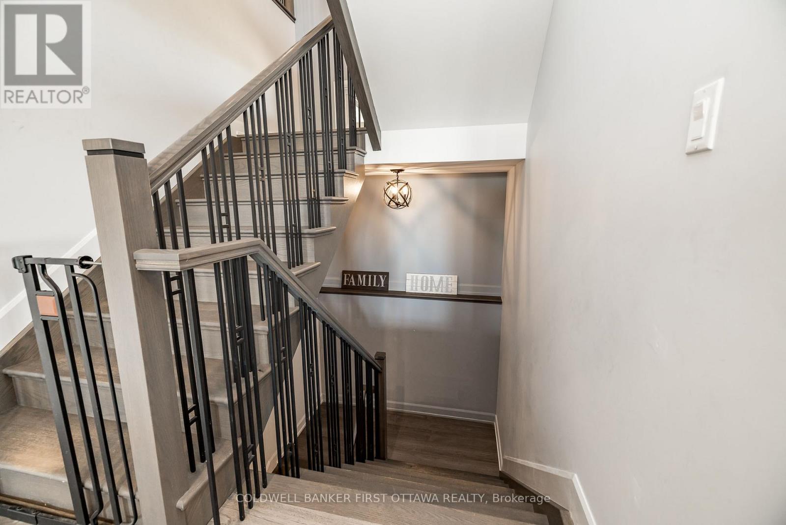 5758 Fernbank Road, Ottawa, Ontario  K2S 1B6 - Photo 30 - X12378845