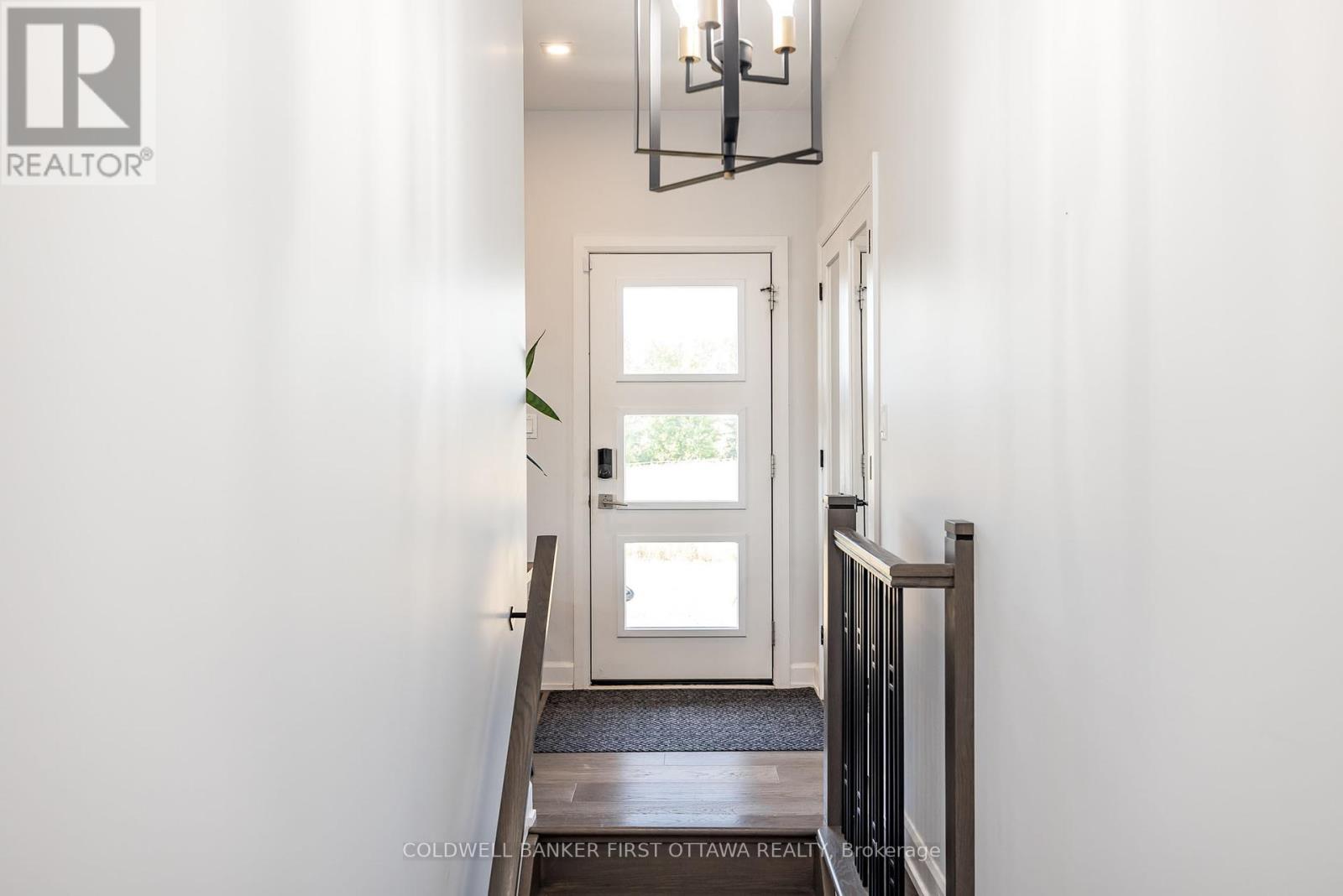 5758 Fernbank Road, Ottawa, Ontario  K2S 1B6 - Photo 37 - X12378845
