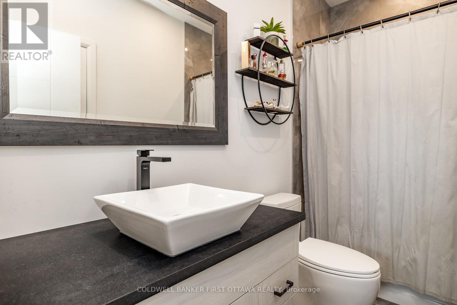 5758 Fernbank Road, Ottawa, Ontario  K2S 1B6 - Photo 43 - X12378845