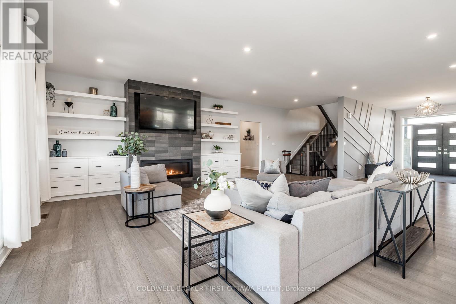 5758 Fernbank Road, Ottawa, Ontario  K2S 1B6 - Photo 6 - X12378845