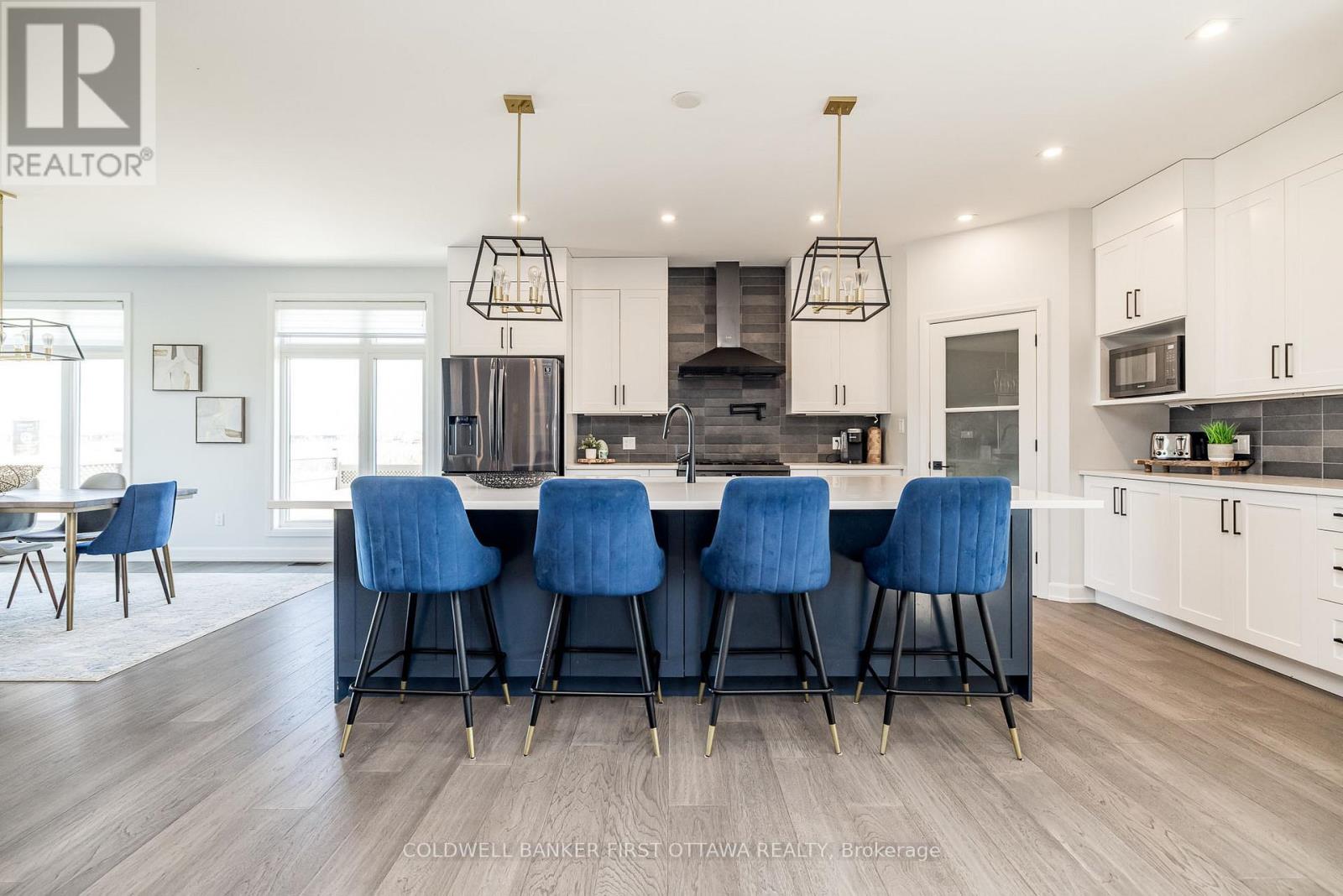 5758 Fernbank Road, Ottawa, Ontario  K2S 1B6 - Photo 9 - X12378845