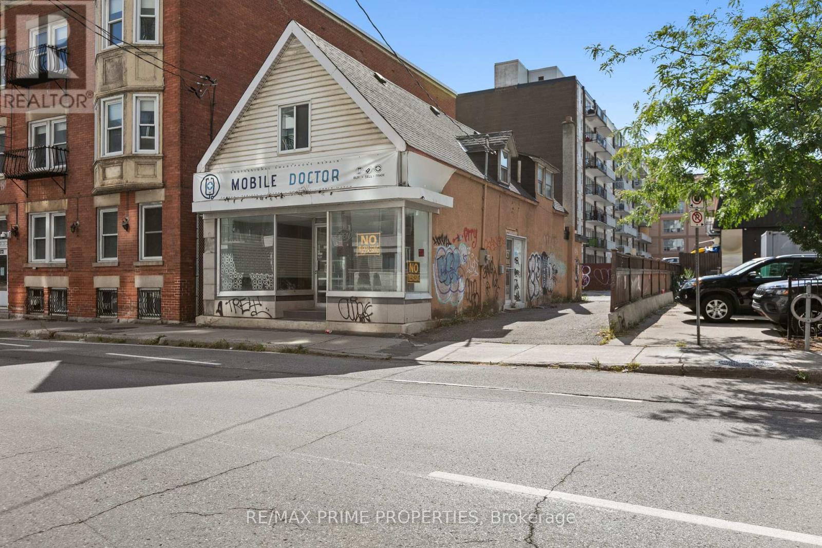 168 O'CONNOR STREET, Ottawa, Ontario