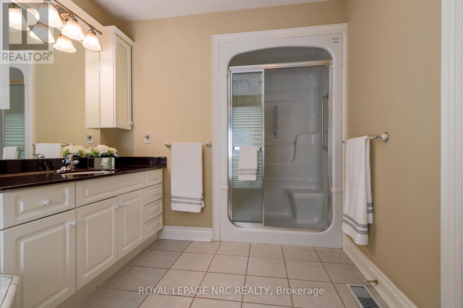 2a Juliana Crescent, St. Catharines, Ontario  L2N 4B4 - Photo 26 - X12378811