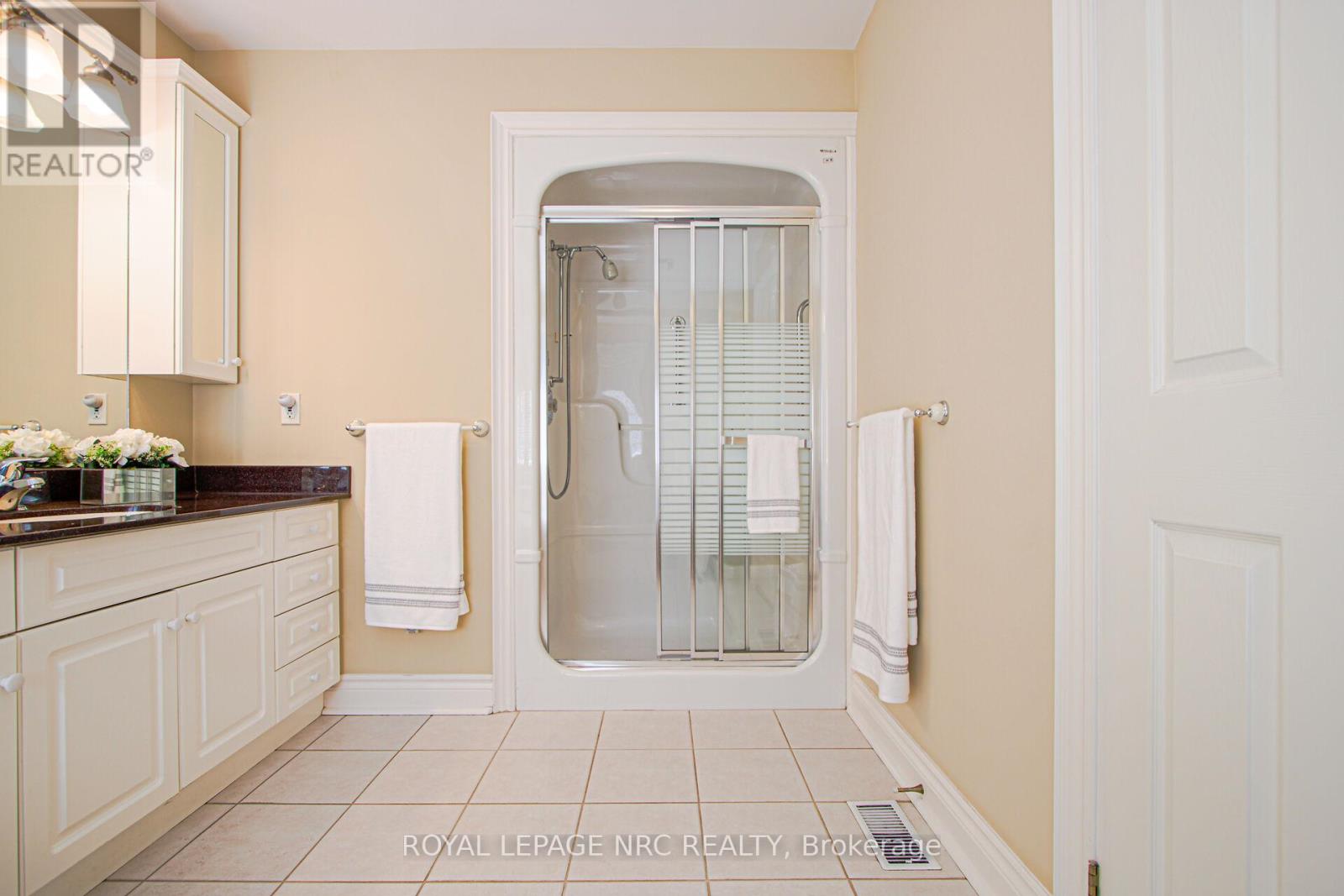 2a Juliana Crescent, St. Catharines, Ontario  L2N 4B4 - Photo 28 - X12378811