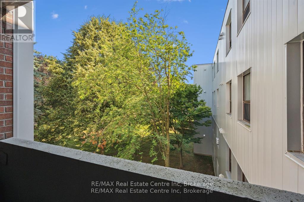 310 - 65 Silvercreek Parkway N, Guelph (Junction/onward Willow), Ontario  N1H 7R9 - Photo 12 - X12378918