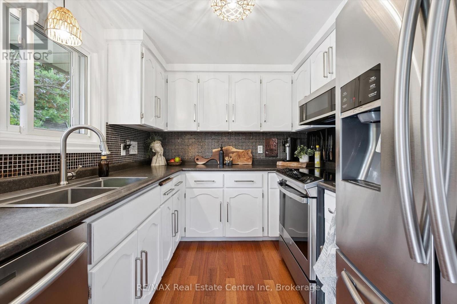 53 Rochelle Drive, Guelph (Willow West/sugarbush/west Acres), Ontario  N1K 1L1 - Photo 14 - X12378930