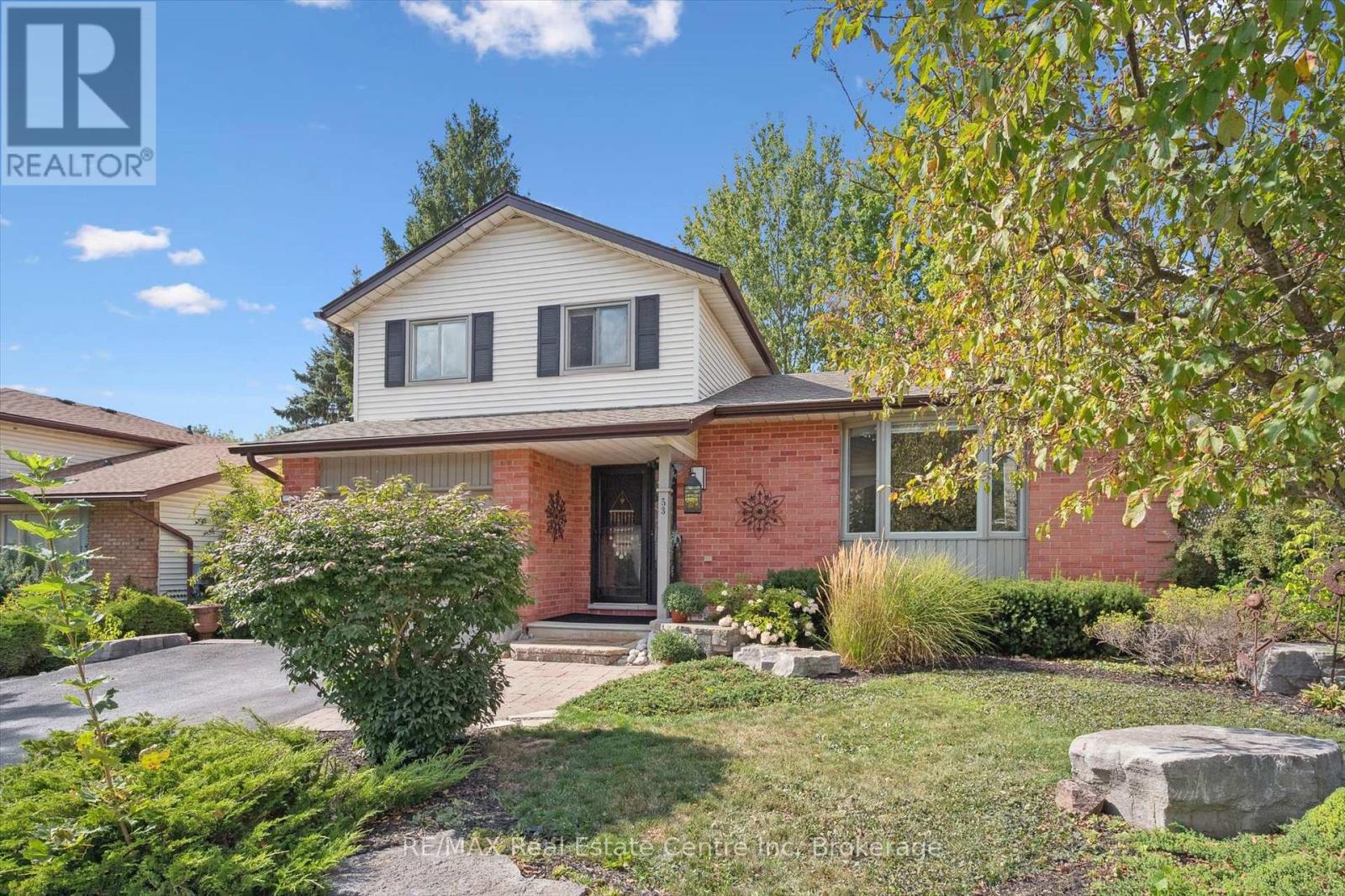 53 Rochelle Drive, Guelph (Willow West/sugarbush/west Acres), Ontario  N1K 1L1 - Photo 2 - X12378930