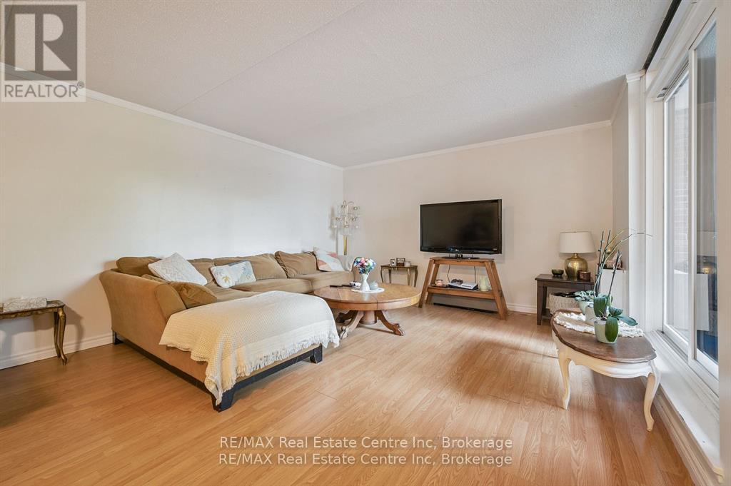 310 - 65 Silvercreek Parkway N, Guelph (Junction/onward Willow), Ontario  N1H 7R9 - Photo 4 - X12378918