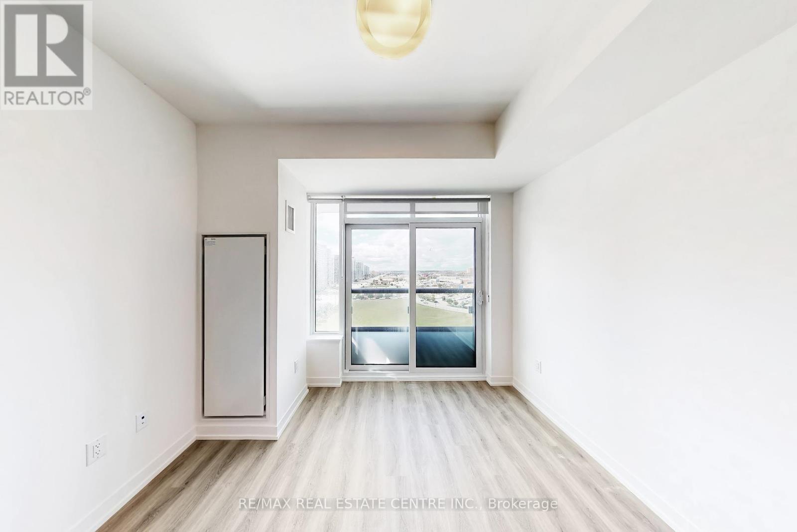 1221 - 2485 Eglinton Avenue W, Mississauga, Ontario  L5M 2V8 - Photo 10 - W12378719