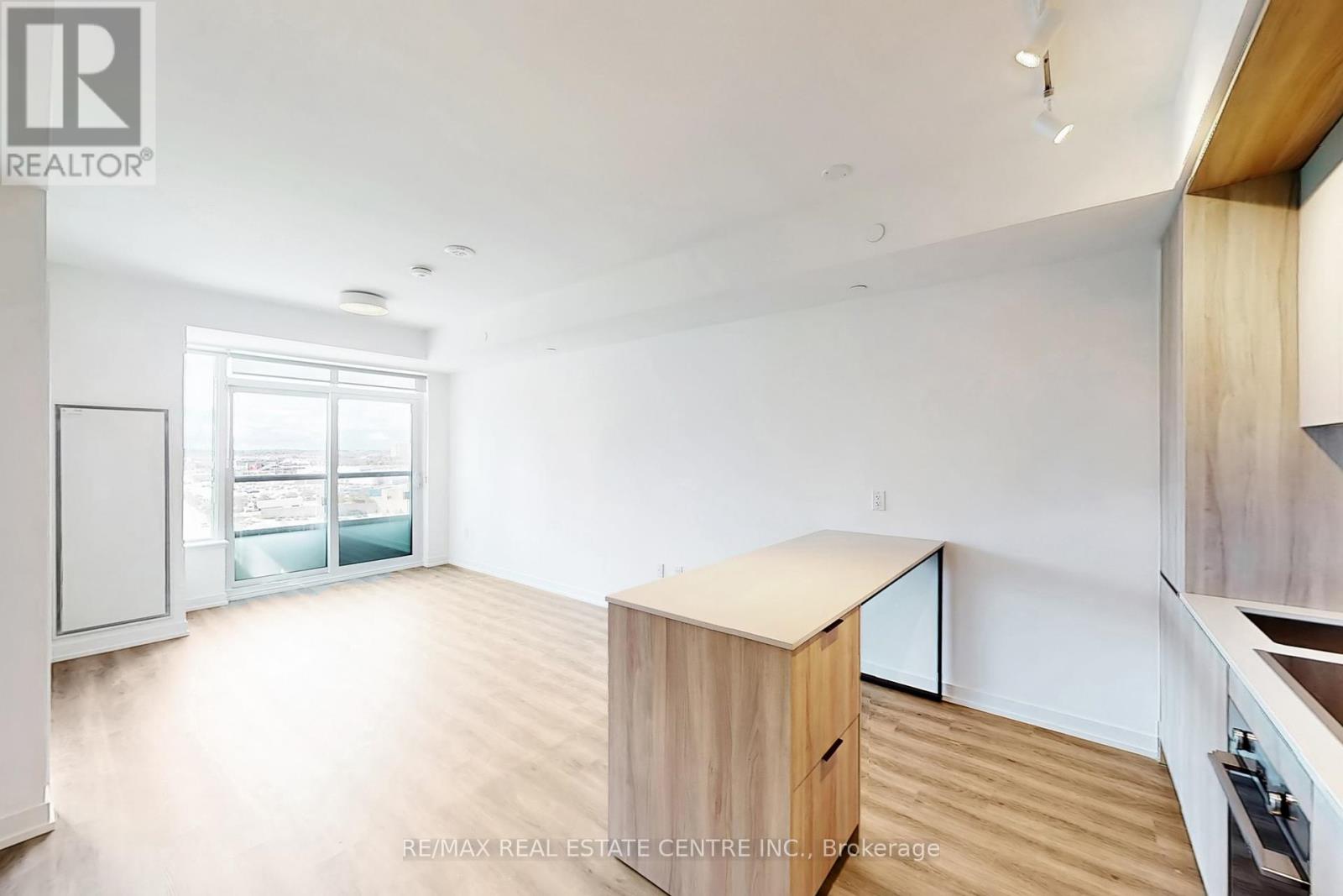 1221 - 2485 Eglinton Avenue W, Mississauga, Ontario  L5M 2V8 - Photo 16 - W12378719