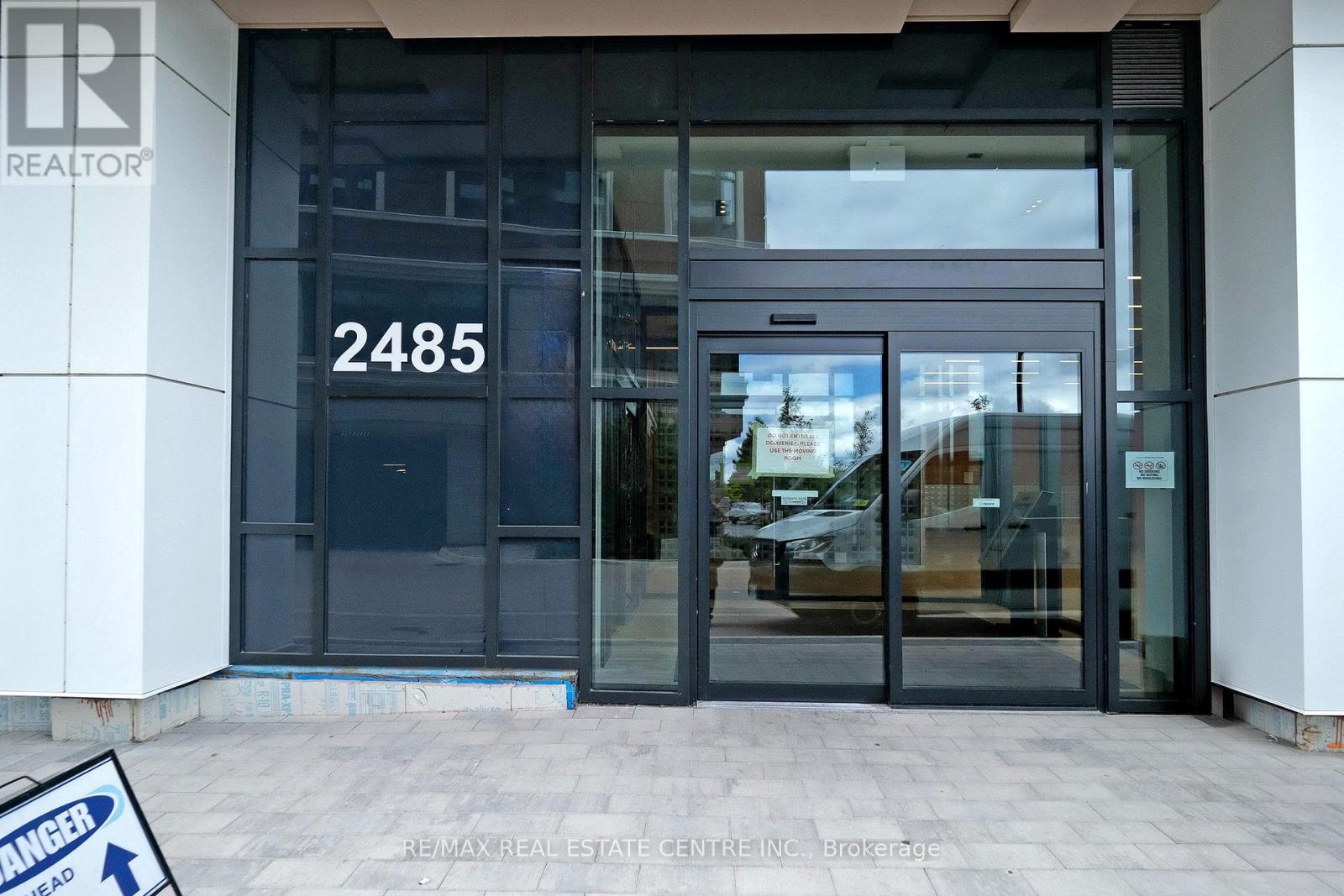 1221 - 2485 Eglinton Avenue W, Mississauga, Ontario  L5M 2V8 - Photo 3 - W12378719