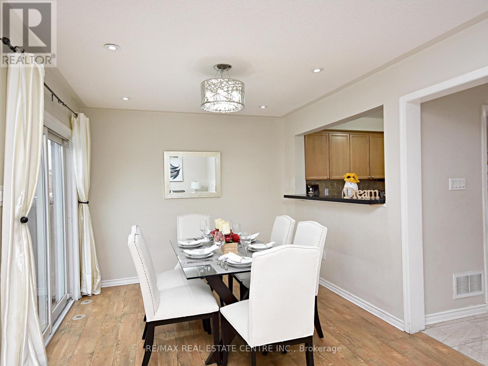 792 Johnson Heights, Milton, Ontario  L9T 0J6 - Photo 24 - W12378725