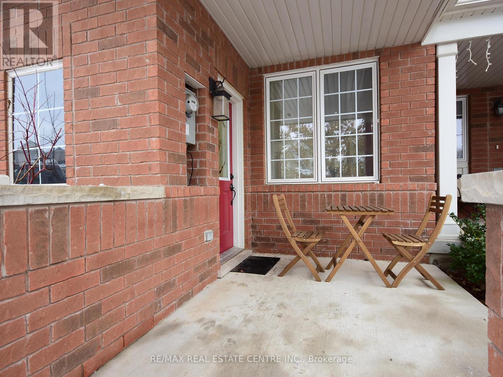 792 Johnson Heights, Milton, Ontario  L9T 0J6 - Photo 3 - W12378725