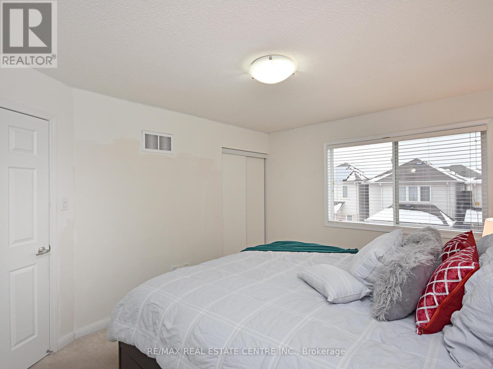 792 Johnson Heights, Milton, Ontario  L9T 0J6 - Photo 31 - W12378725