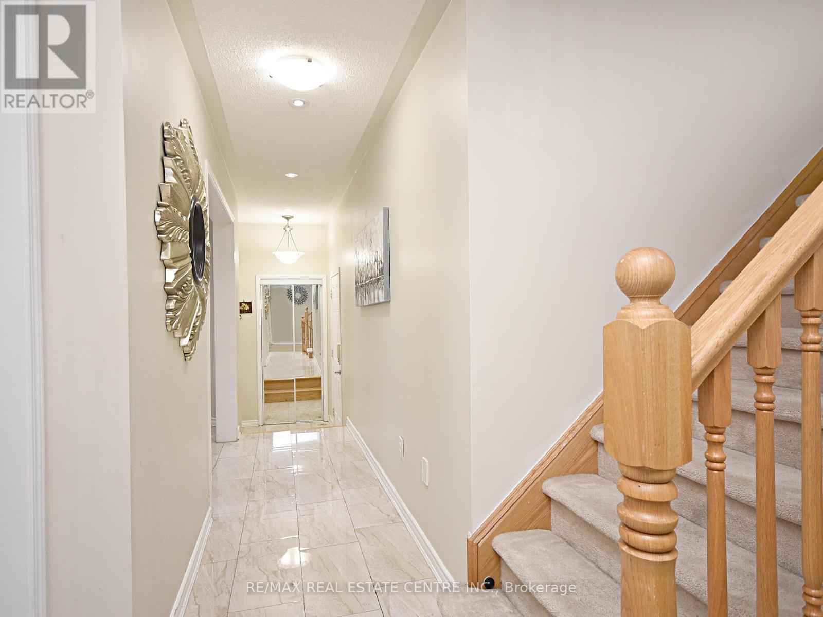 792 Johnson Heights, Milton, Ontario  L9T 0J6 - Photo 7 - W12378725