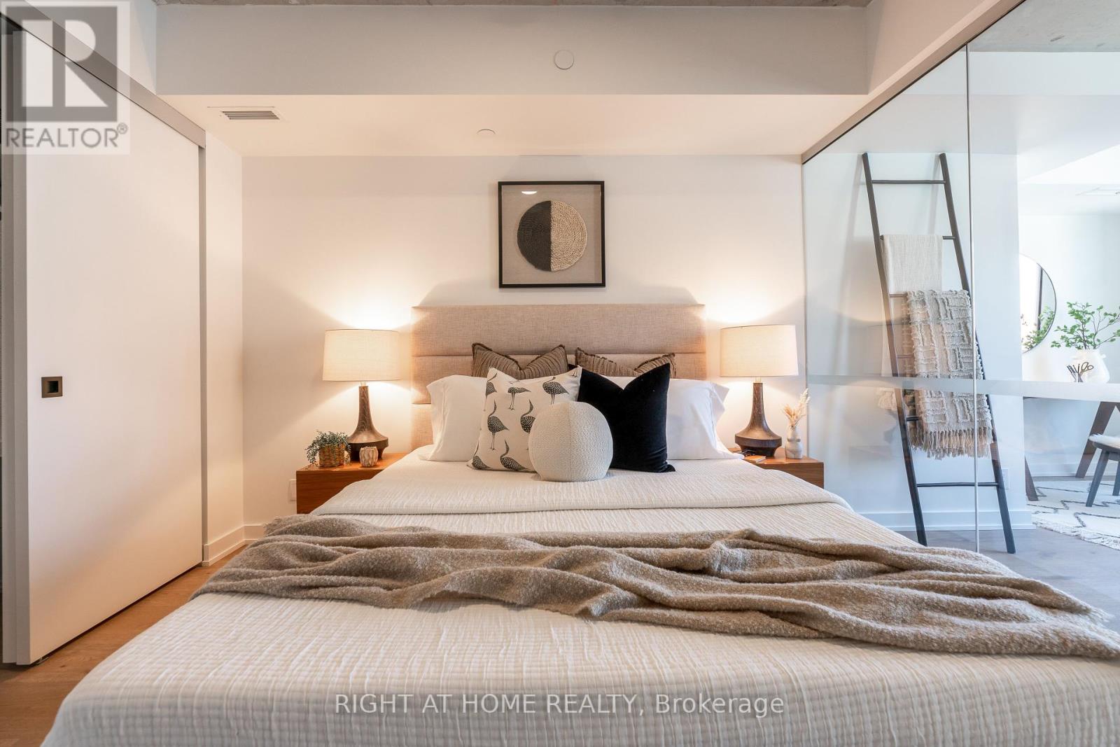 206 - 7 Fairbank Avenue W, Toronto, Ontario  M6E 3Y5 - Photo 15 - W12378727