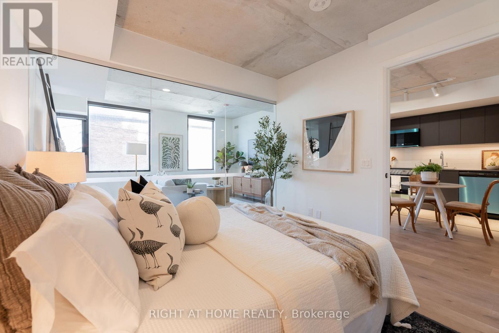 206 - 7 Fairbank Avenue W, Toronto, Ontario  M6E 3Y5 - Photo 18 - W12378727