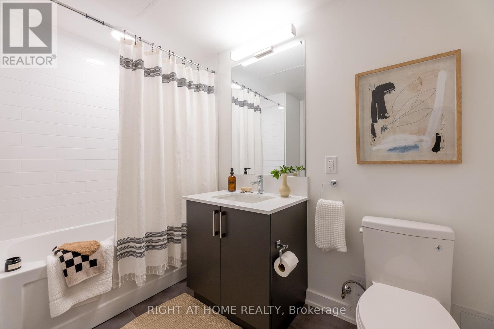 206 - 7 Fairbank Avenue W, Toronto, Ontario  M6E 3Y5 - Photo 29 - W12378727