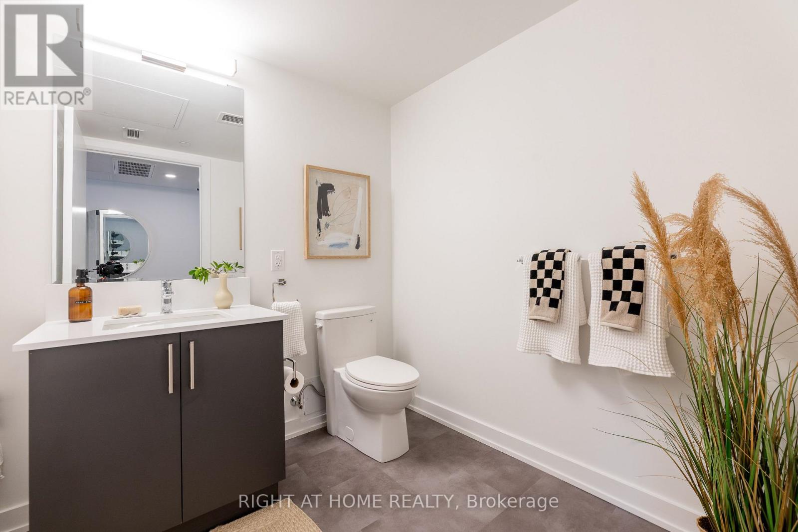 206 - 7 Fairbank Avenue W, Toronto, Ontario  M6E 3Y5 - Photo 30 - W12378727