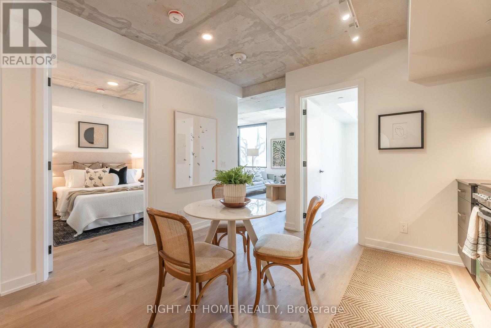 206 - 7 Fairbank Avenue W, Toronto, Ontario  M6E 3Y5 - Photo 8 - W12378727