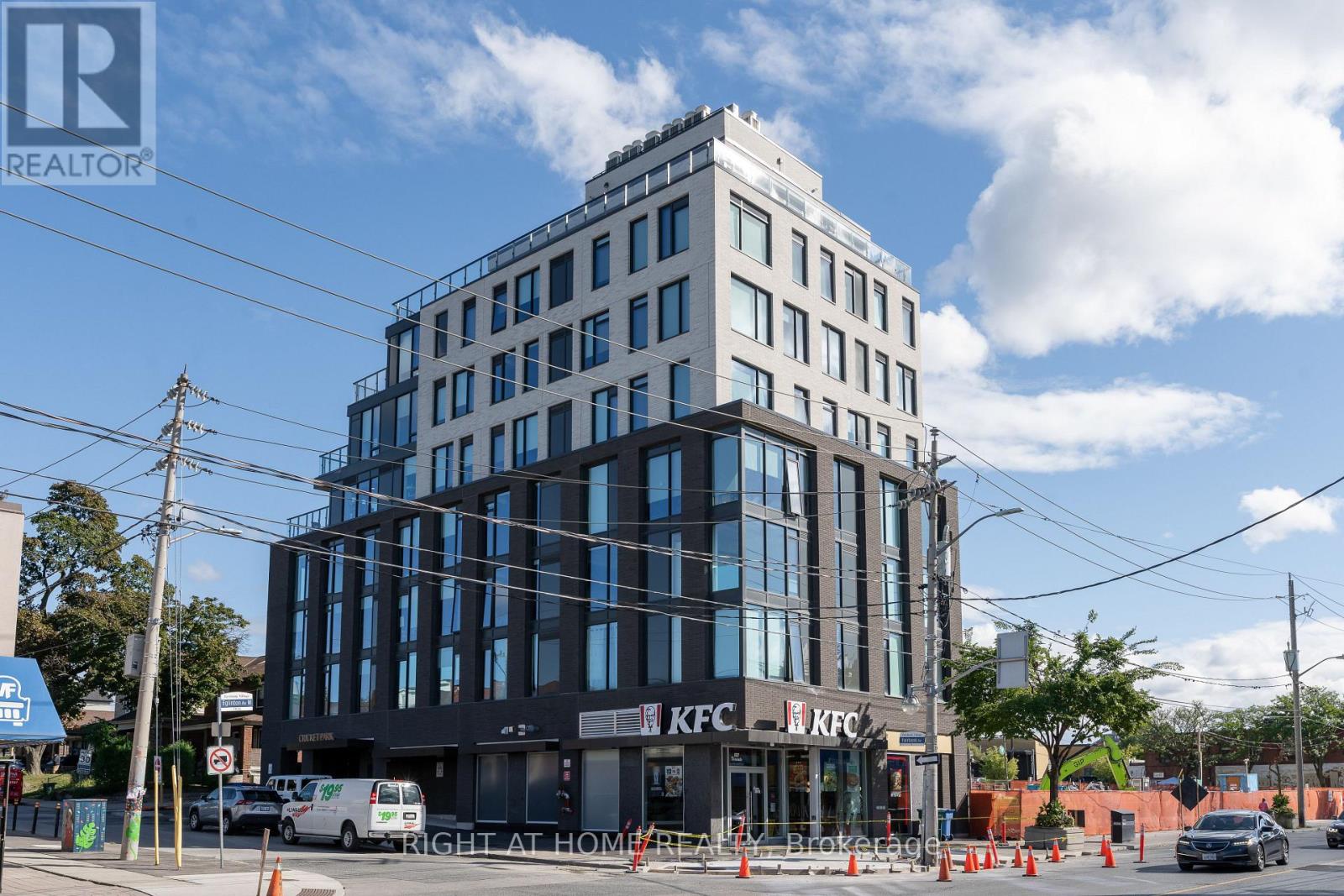 402 - 7 FAIRBANK AVENUE W, Toronto, Ontario