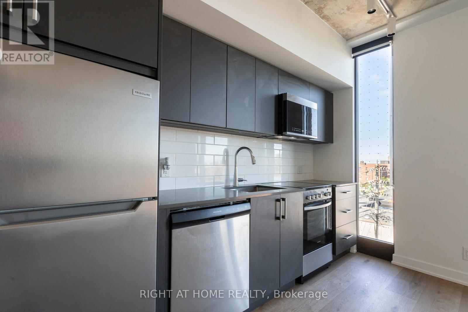 402 - 7 Fairbank Avenue W, Toronto, Ontario  M6E 3Y5 - Photo 11 - W12378770