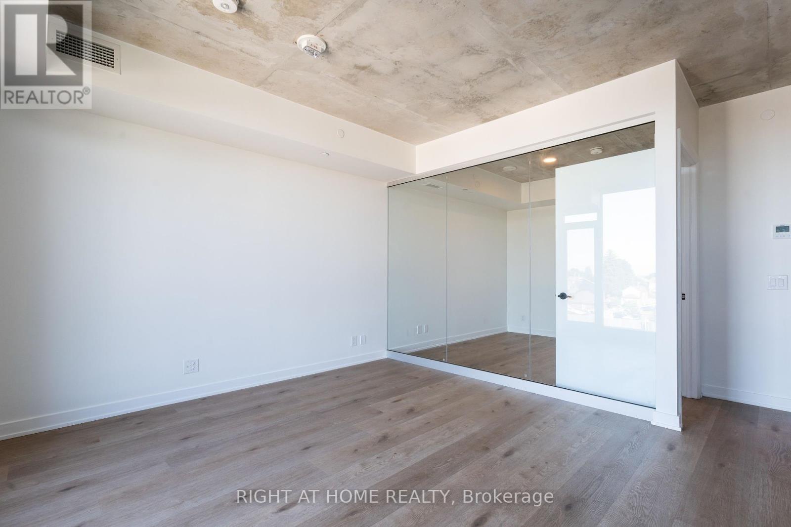 402 - 7 Fairbank Avenue W, Toronto, Ontario  M6E 3Y5 - Photo 13 - W12378770
