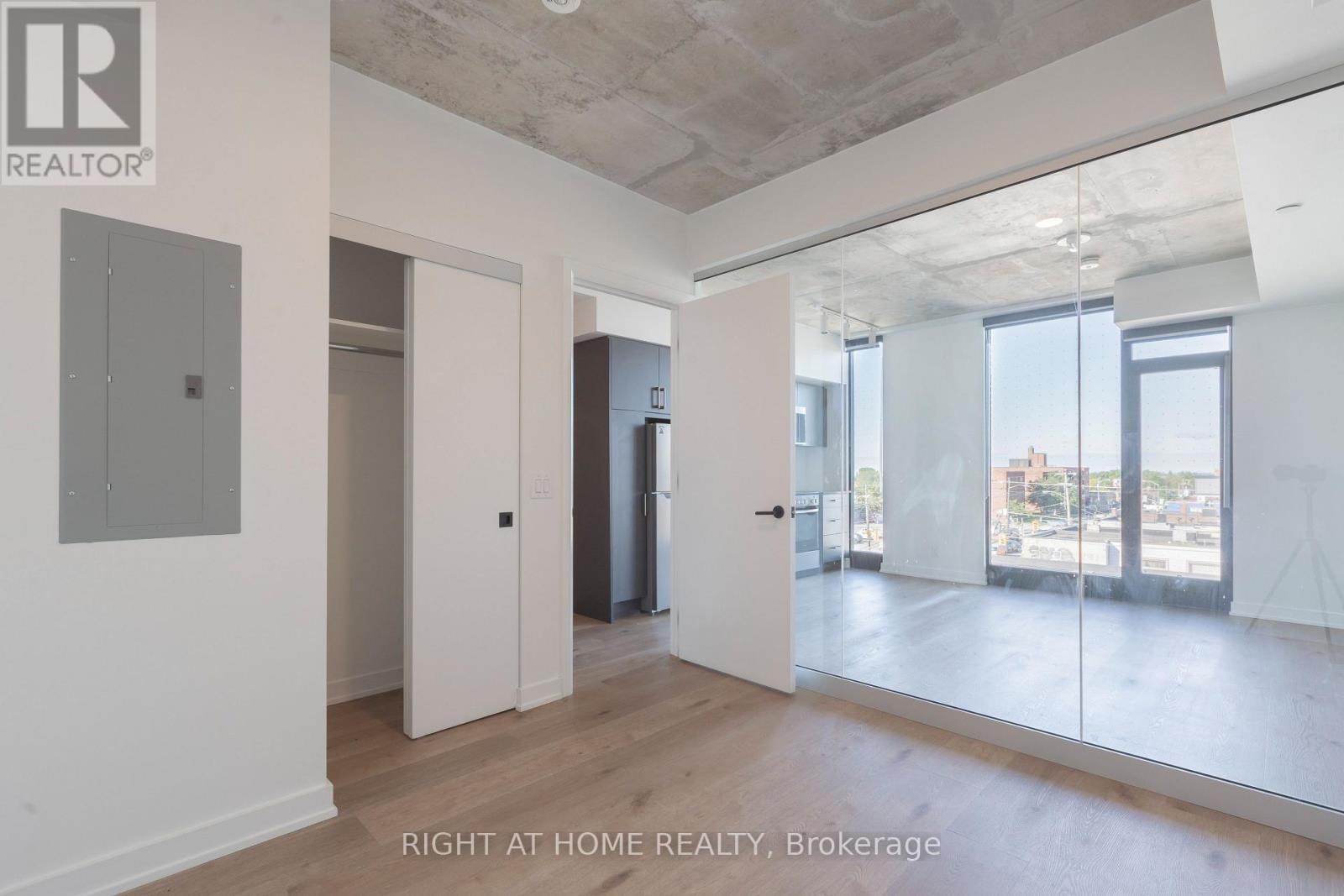 402 - 7 Fairbank Avenue W, Toronto, Ontario  M6E 3Y5 - Photo 4 - W12378770