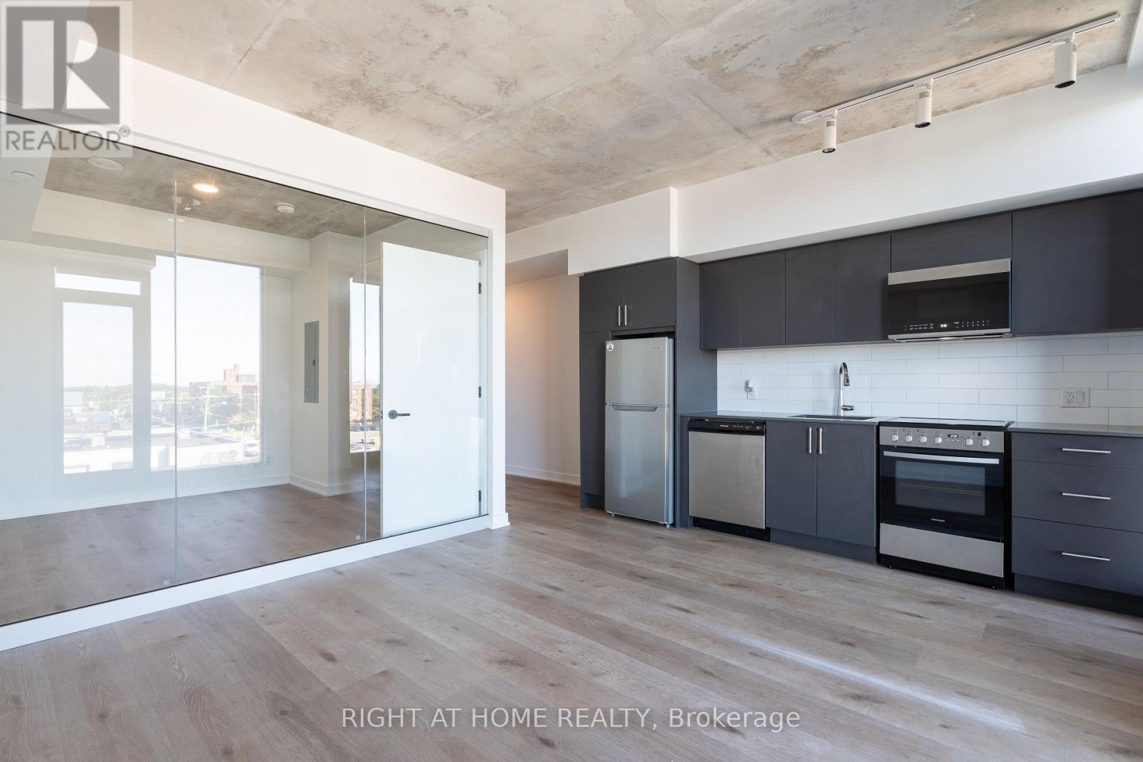 402 - 7 Fairbank Avenue W, Toronto, Ontario  M6E 3Y5 - Photo 9 - W12378770
