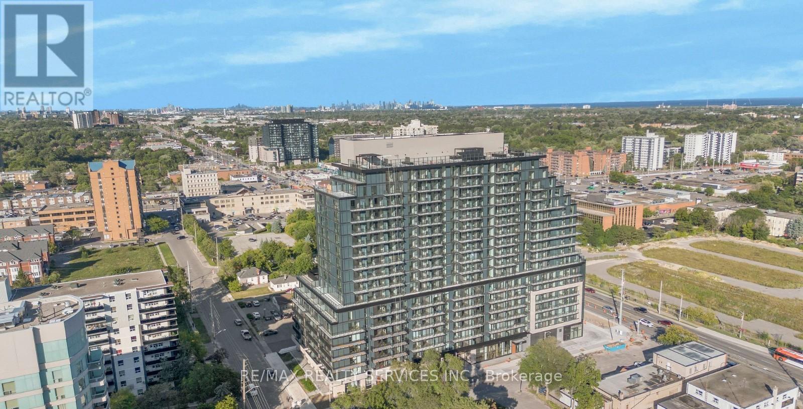 720 - 3009 Novar Road, Mississauga, Ontario  L5B 1H7 - Photo 2 - W12378799