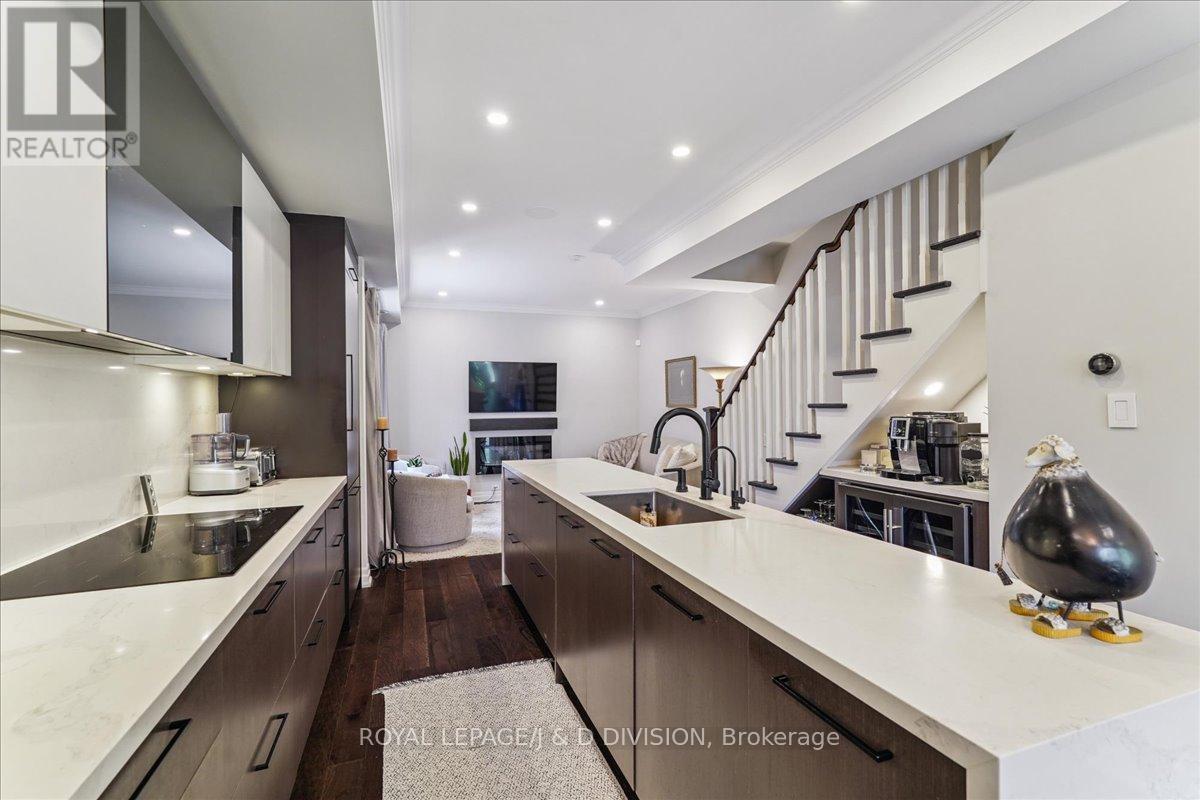 361 Roehampton Avenue, Toronto, Ontario  M4P 1S3 - Photo 9 - C12378832