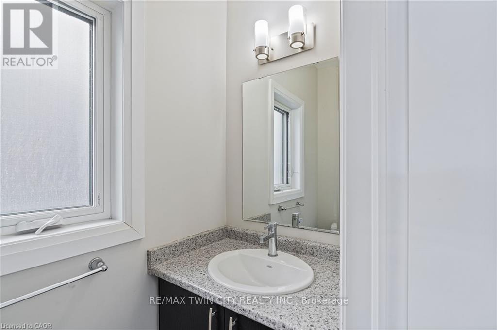 34 Sportsman Hill Street, Kitchener, Ontario  N2P 0J3 - Photo 9 - X12378775