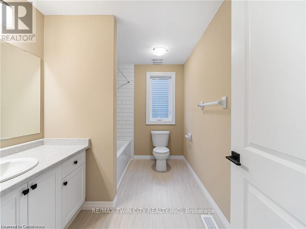168 Otterbein Road, Kitchener, Ontario  N2B 0A8 - Photo 24 - X12378786
