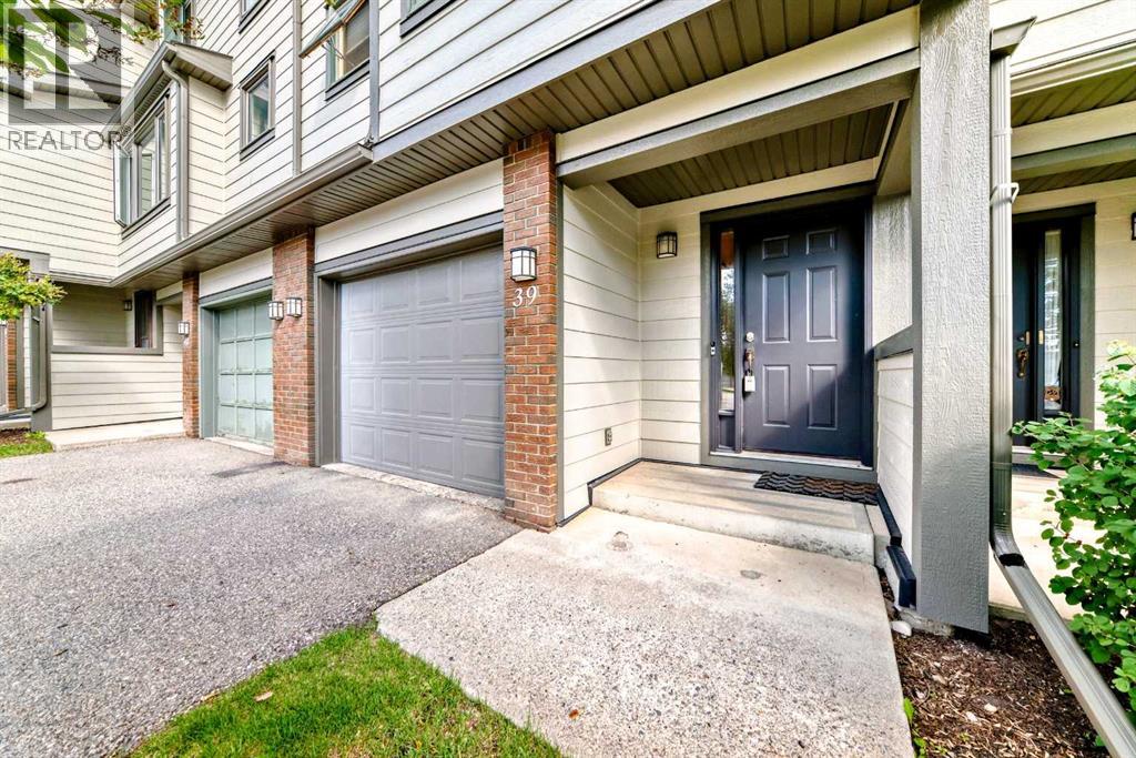 Property at 39, 185 Woodridge Drive SW image 4